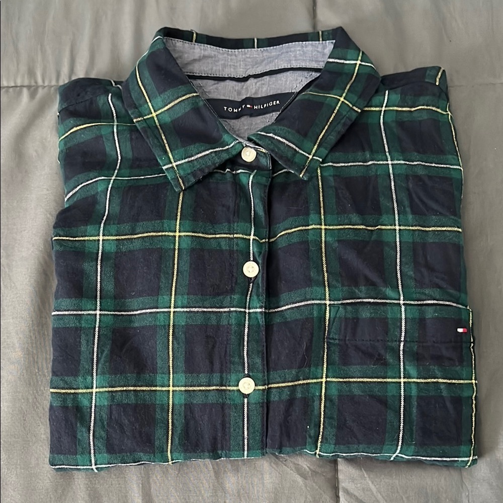 Tommy Hilfiger Plaid Button Down Shirt *estimated size medium